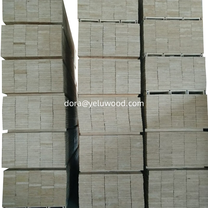 China-Made LVL Scaffold Board, Pine 300x45mm, Laminated Timber for Roof Framing